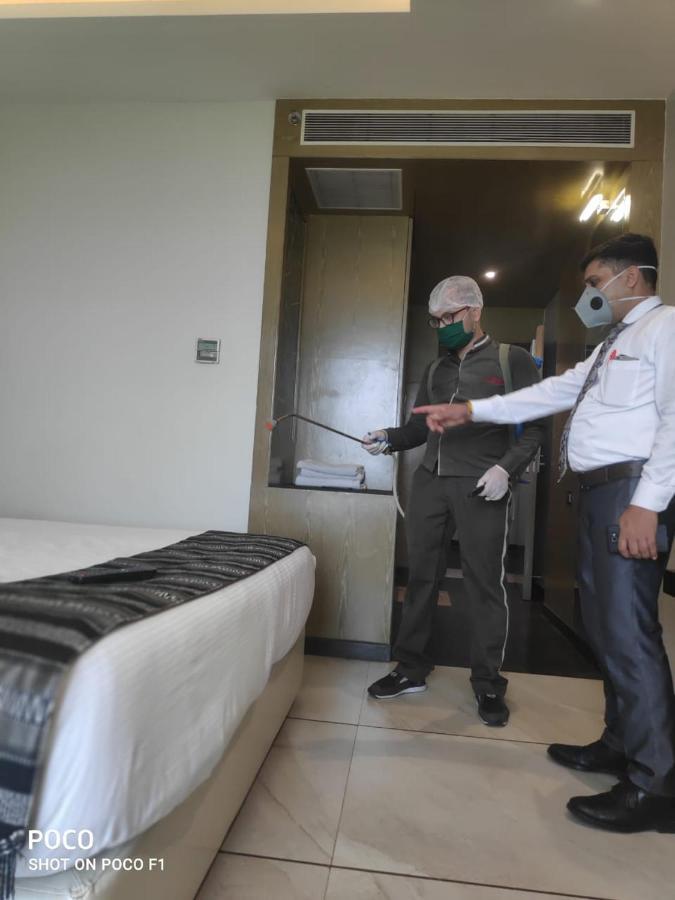 The Imperial Grand Hotell Ujjain Exteriör bild