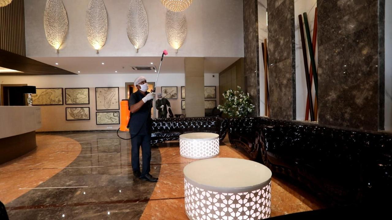 The Imperial Grand Hotell Ujjain Exteriör bild